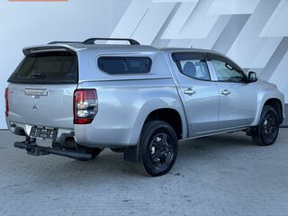 2021 Mitsubishi L200 V Рестайлинг, серый, 2338000 рублей, вид 4