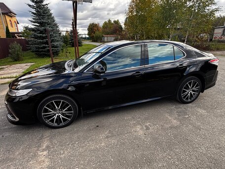 2021 Toyota Camry VIII (XV70) Рестайлинг, чёрный, вид 2