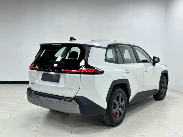 2026 Toyota RAV4 VI (XA60), белый, 4350000 рублей - вид 4