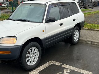 1997 Toyota RAV4 I (XA10), белый, 460000 рублей, вид 1