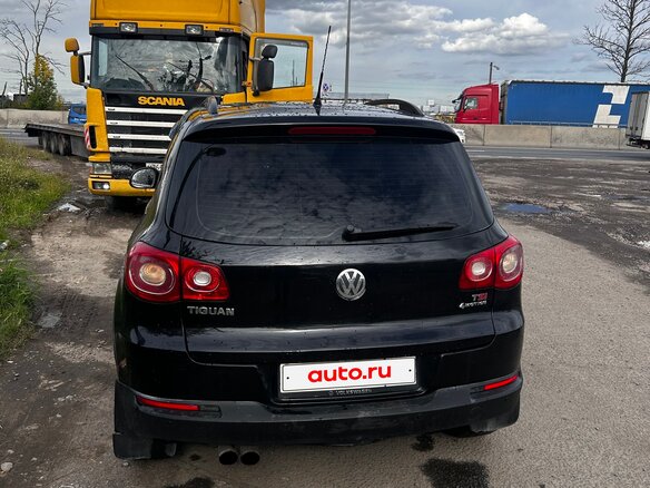 2011 Volkswagen Tiguan I, чёрный, 780000 рублей - вид 4