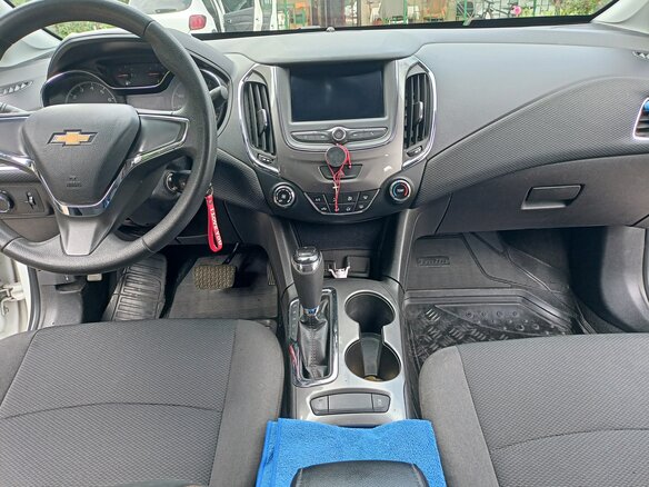 2018 Chevrolet Cruze II, белый, 1300000 рублей - вид 2