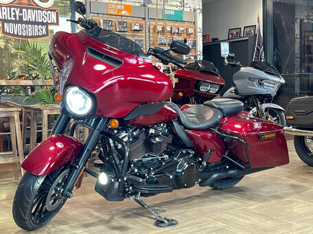 2018 Harley-Davidson Street Glide Special, красный, 2350000 рублей, вид 1
