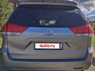 2010 Toyota Sienna III, серый, 1950000 рублей, вид 3