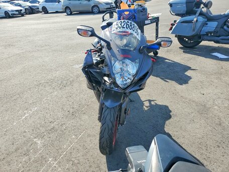 2017 Suzuki GSX-R 600, чёрный, 752030 рублей, вид 4