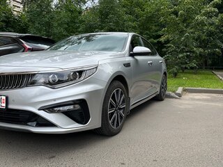 2019 Kia Optima IV Рестайлинг, серебристый, 1970000 рублей, вид 2