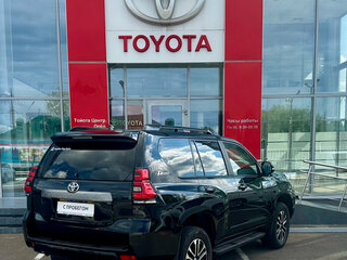2022 Toyota Land Cruiser Prado 150 Series Рестайлинг 3, чёрный, 6050000 рублей, вид 4