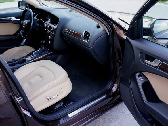 2013 Audi A4 IV (B8) Рестайлинг, коричневый, 1200000 рублей - вид 7