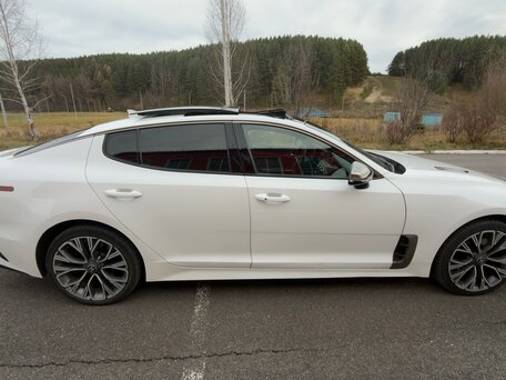 2019 Kia Stinger I, белый, 2570000 рублей, вид 5