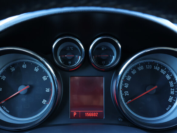 2010 Opel Astra J, белый, 520000 рублей - вид 10