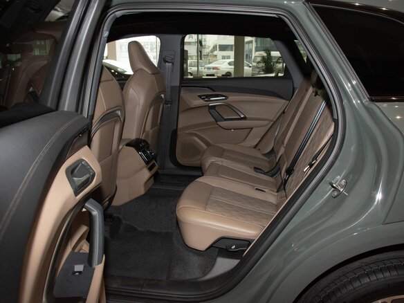 2026 Audi Q5 L III (GU), зелёный, 6476000 рублей - вид 33
