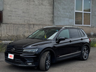 2017 Volkswagen Tiguan II, чёрный, 1950000 рублей, вид 1