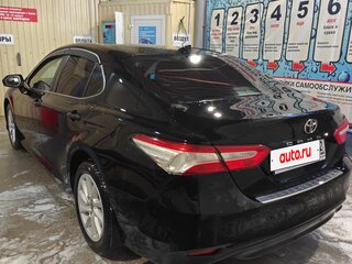 2021 Toyota Camry VIII (XV70) Рестайлинг, чёрный, 3500000 рублей, вид 4