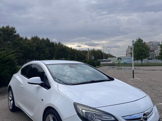 2013 Opel Astra GTC J Рестайлинг, белый, 750000 рублей, вид 4