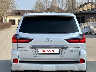 2017 Lexus LX 570 III Рестайлинг 2, белый, 6600000 рублей, вид 4