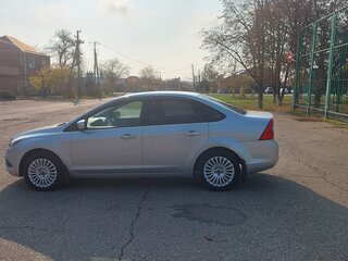 2011 Ford Focus II Рестайлинг, серебристый, 680000 рублей, вид 3