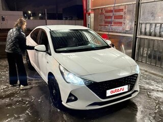2021 Hyundai Solaris II Рестайлинг, белый, 1600000 рублей, вид 3