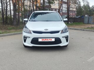 2019 Kia Rio IV, белый, 1550000 рублей, вид 2
