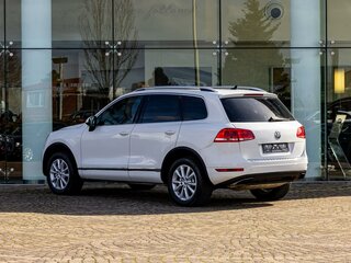 2014 Volkswagen Touareg II, белый, 2215000 рублей, вид 4