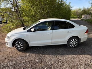2017 Volkswagen Polo V Рестайлинг, белый, 930000 рублей, вид 5