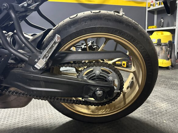 2020 Yamaha XSR700, красный, 835000 рублей - вид 9