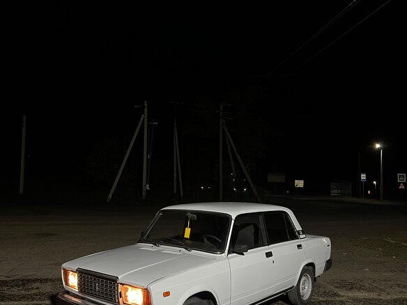 2003 Lada (ВАЗ) 2107, белый, 65000 рублей - вид 3