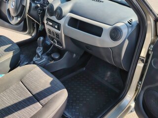 2010 Renault Logan I Рестайлинг, серебристый, 535000 рублей, вид 4