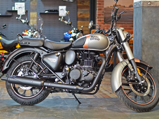 2025 Royal Enfield Classic 350, серебристый, 499500 рублей, вид 4
