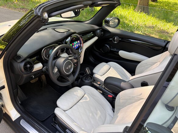 2021 Mini Cabrio Cooper III Рестайлинг, белый, 2700000 рублей - вид 13