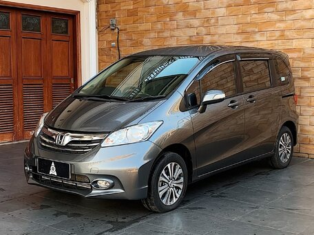 2014 Honda Freed I Рестайлинг, серый, 1090000 рублей, вид 3