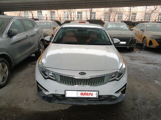 2019 Kia Optima IV Рестайлинг, белый, 850000 рублей, вид 2