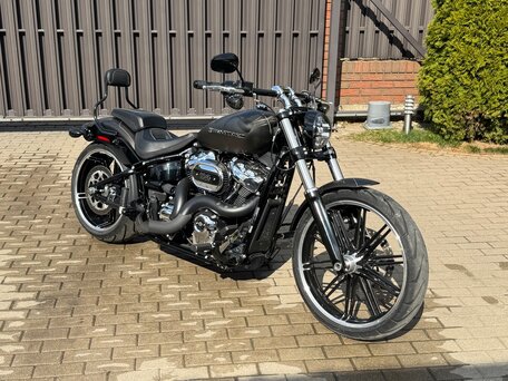 2019 Harley-Davidson Breakout, серый, 1800000 рублей, вид 3