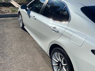 2019 Toyota Camry VIII (XV70), белый, 2700000 рублей, вид 2