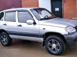 2004 Chevrolet Niva I, серебристый, 260000 рублей, вид 1