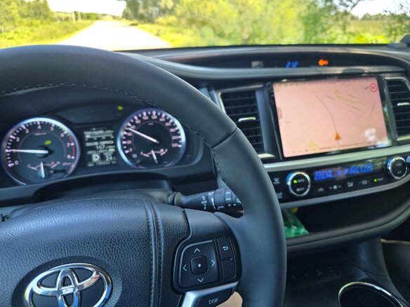 2014 Toyota Highlander III (XU50), красный, 2550000 рублей - вид 18