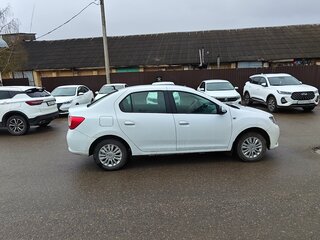 2017 Renault Logan II, белый, 385000 рублей, вид 2