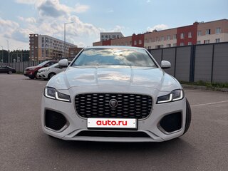 2022 Jaguar XF II Рестайлинг, белый, 5300000 рублей, вид 4