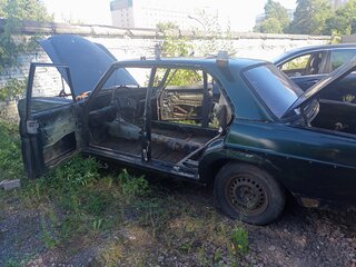 1975 Mercedes-Benz W115 240, зелёный, 70000 рублей, вид 2