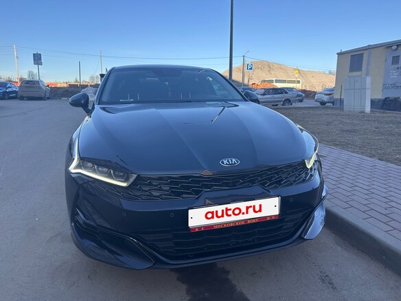 2021 Kia K5 III, синий - вид 1
