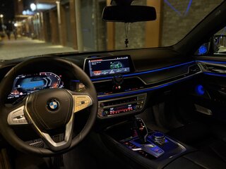 2020 BMW 7 серии 740d xDrive VI (G11/G12) Рестайлинг, чёрный, 6300000 рублей, вид 5