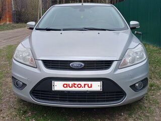 2011 Ford Focus II Рестайлинг, серебристый, 660000 рублей, вид 2
