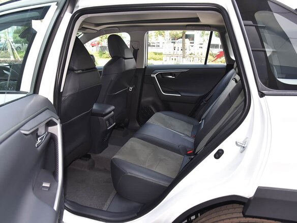 2025 Toyota RAV4 V (XA50), белый, 3950000 рублей - вид 22