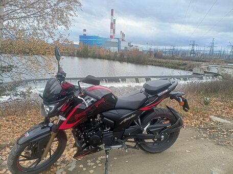 2025 TVS Apache, чёрный, 285000 рублей, вид 2