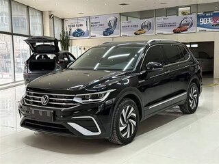 2023 Volkswagen Tiguan II Рестайлинг, чёрный, 2500000 рублей, вид 1