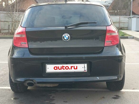 2011 BMW 1 серии 116i I (E81/E82/E87/E88) Рестайлинг, чёрный, 700000 рублей - вид 3