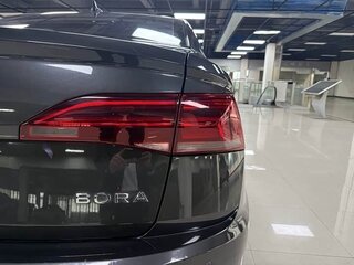 2022 Volkswagen Bora IV, чёрный, 1385000 рублей, вид 4