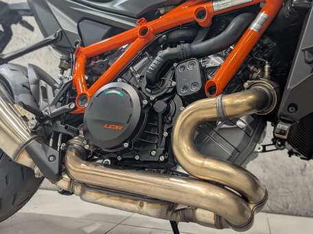 2023 KTM 1390 Super Duke R, чёрный, 2600000 рублей, вид 5