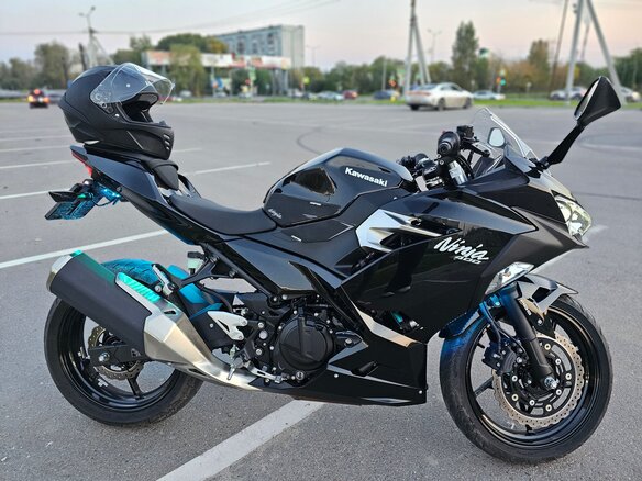 2021 Kawasaki Ninja 400, чёрный, 720000 рублей - вид 1