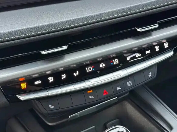 2025 Cadillac XT4 I Рестайлинг, красный - вид 15