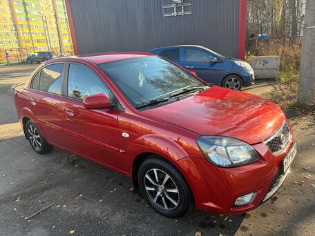 2010 Kia Rio II Рестайлинг, красный, 550000 рублей, вид 1